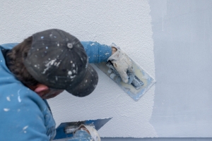 When to Call Stucco Contractors: Cracks, Patches, and Red Flags