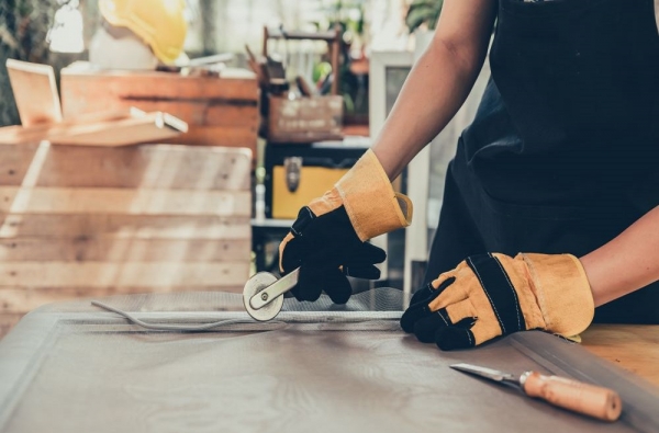 5 Factors that Affect the Cost of Denver Window Screen Repair