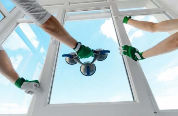 How to Tell When You Need Window Replacement in Denver